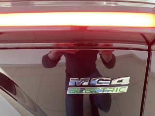 MG MG4 EV.64kWh  **28.990,-  Fixzins 1,99%  Luxury